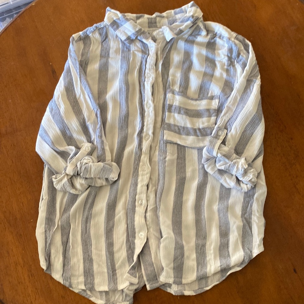 STRIPED BUTTON UP SHIRT